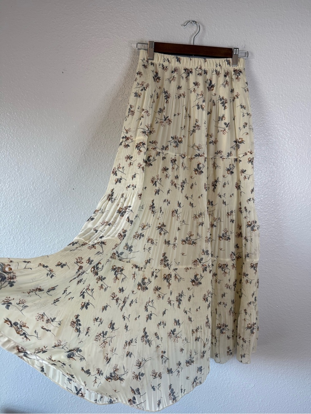 Nashalyly Ivory Floral Pleated Tiered Maxi Skirt Cottagecore Boho S